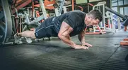 close-grip-pushup.webp