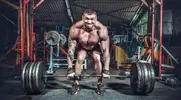 Man-Deadlifting----Muscle-Fibers_0.webp