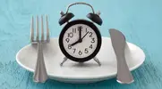 intermittent-fasting-clock-plate-utensils-1109.webp