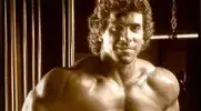 Bodybuilder-and-Actor-Lou-Ferrigno-In-The-Gym.webp