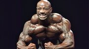 Dexter-Jackson-Posing