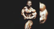 Kevin Levrone posing on stage