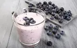 make-your-own-pre-workout-blueberrie-shake.webp