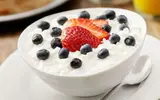 cottage_cheese_and_fruit_breakfast.webp