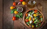 salad-and-oil_0.webp