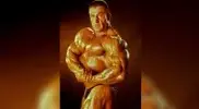 ybuilder-Dorian-Yates-side-chest-bodybuilding-pose.webp