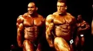 Legendary-bodybuilders-Dorian-and-Nasser-posing.webp