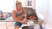 sFit-chamnp-Dani-Speegle-preparing-a-trifecta-meal.webp